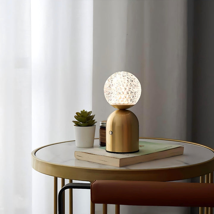 Explore the craftsmanship of brass lamps: light up the beauty of life
