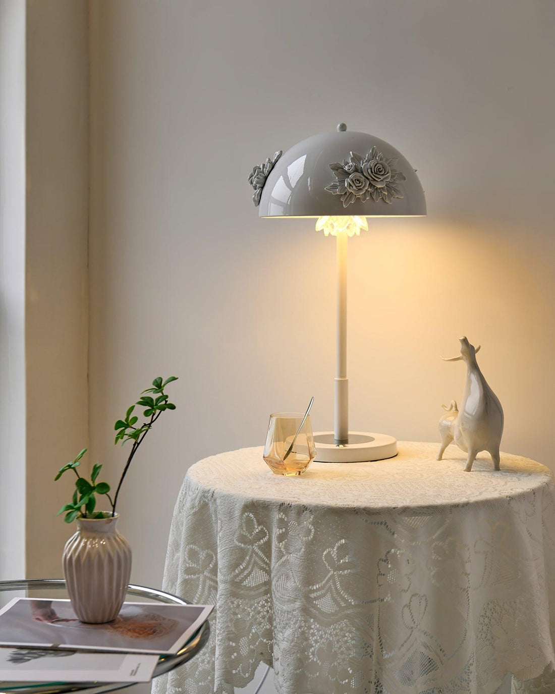 Table Lamp with Built-in Battery - Artistic Floral Light for Room