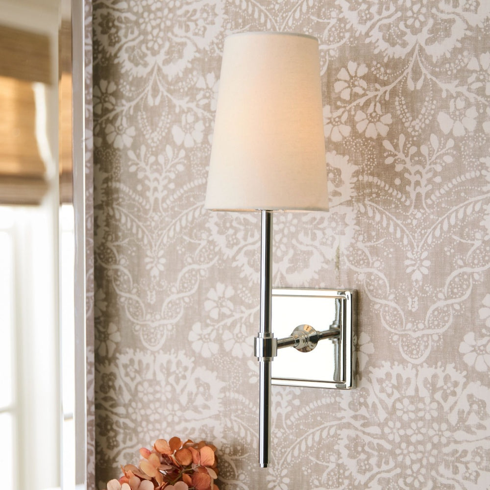 Derlina Wandleuchte mit weißen Leinenschirmen – Retro-Metall-Mehrkopfleuchte