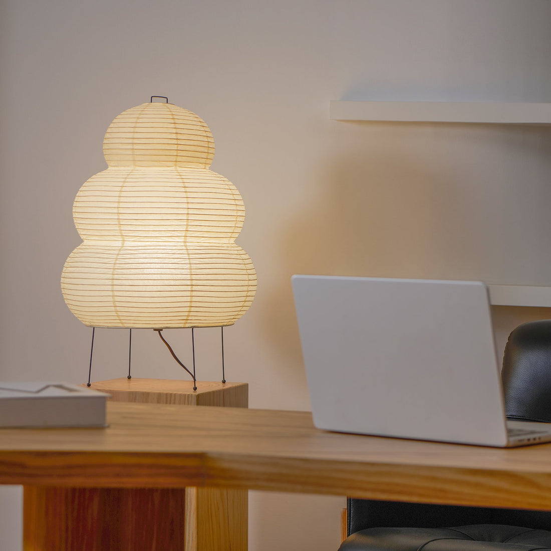 Japanisch inspirierte Papiertischlampe – Maulbeerpapierlampe fürs Schlafzimmer