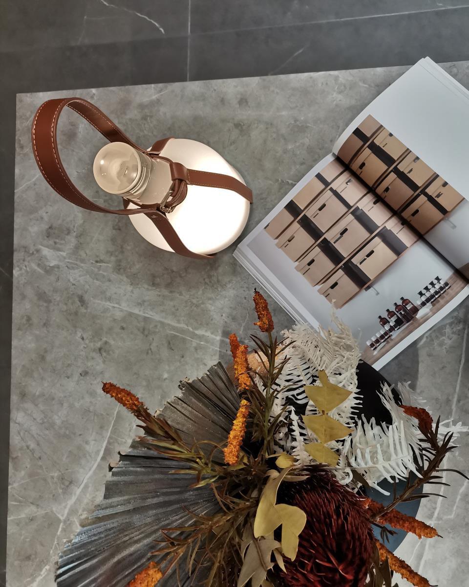 Tragbare Akku-Tischlampe – wiederaufladbare moderne Lampe für Schreibtisch &amp; Zimmer