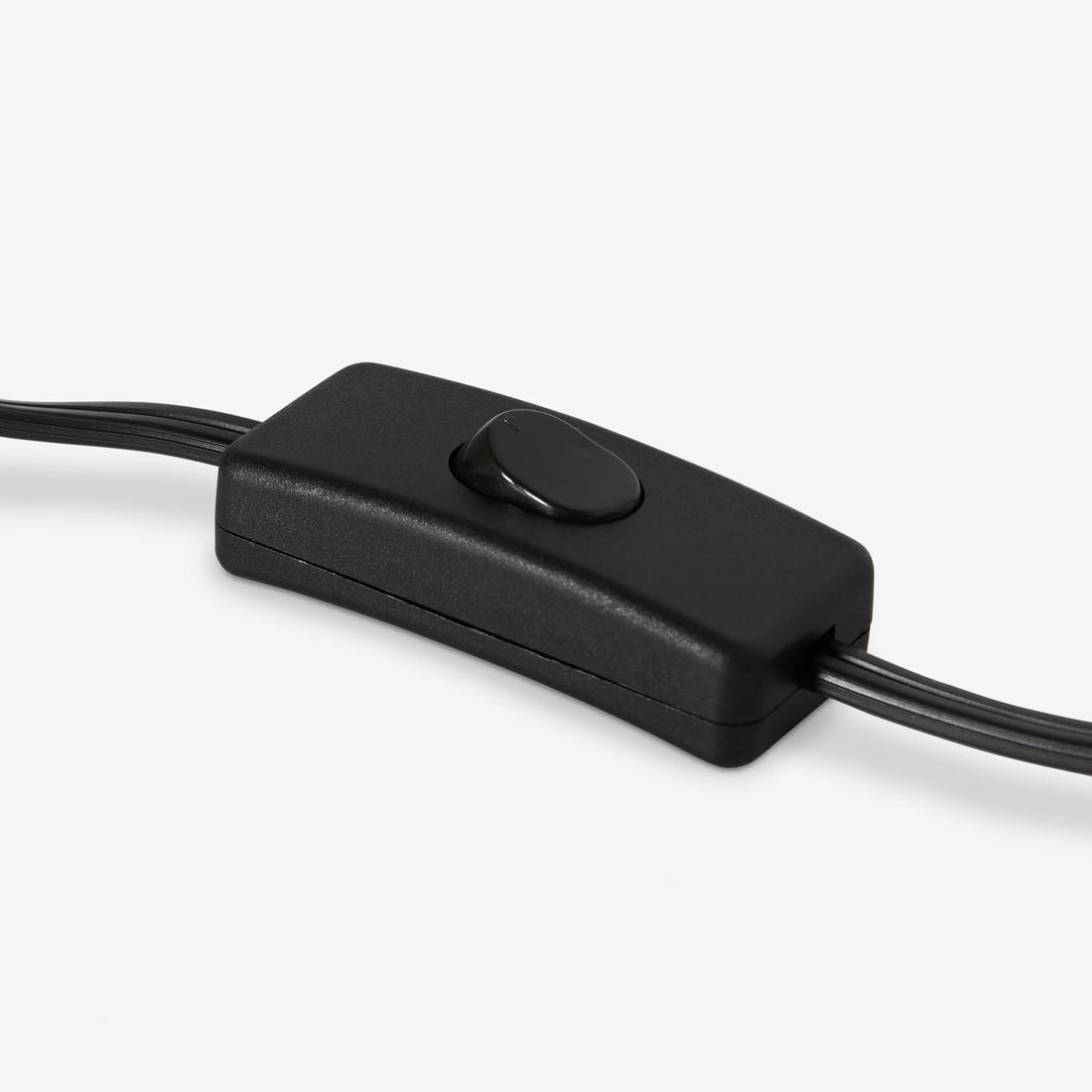 Ruffmeto Schlanke Tischleuchte im Übergangsstil – Skulpturale Schirmbeleuchtung für Wohnzimmer oder Schlafzimmer