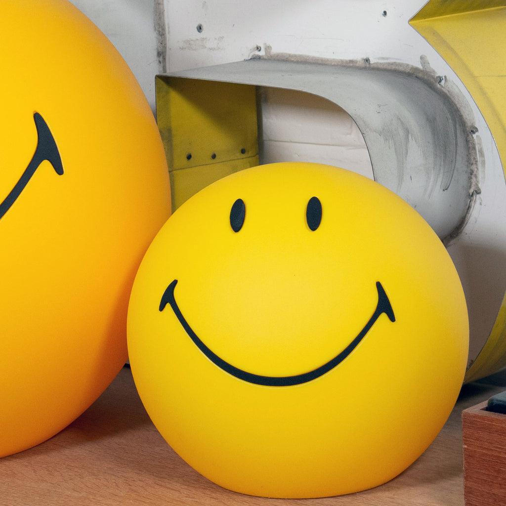 Smiling Wiederaufladbare Tischlampe - LED-Licht für Schlafzimmer &amp; Büro