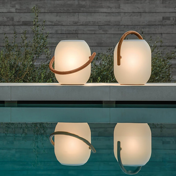 Solar-Laternenlampe für den Außenbereich – Deko-Licht für den Außenbereich mit Holzgriff