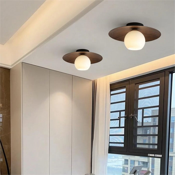 Moderne Deckenlampe aus Glas mit fliegender Untertasse