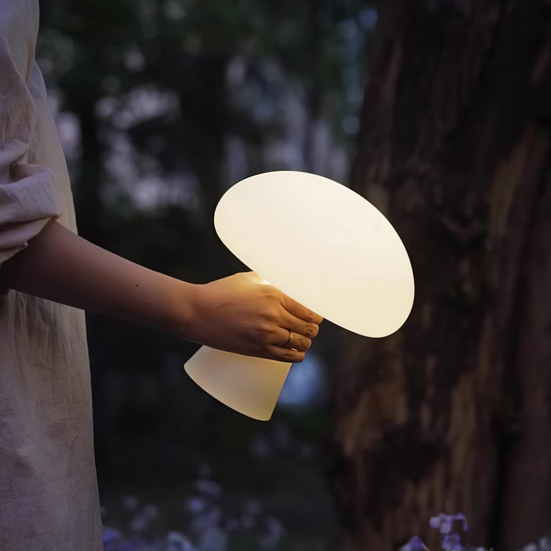 Tragbare Tischleuchte – wiederaufladbare moderne Lampe für Terrasse und Garten