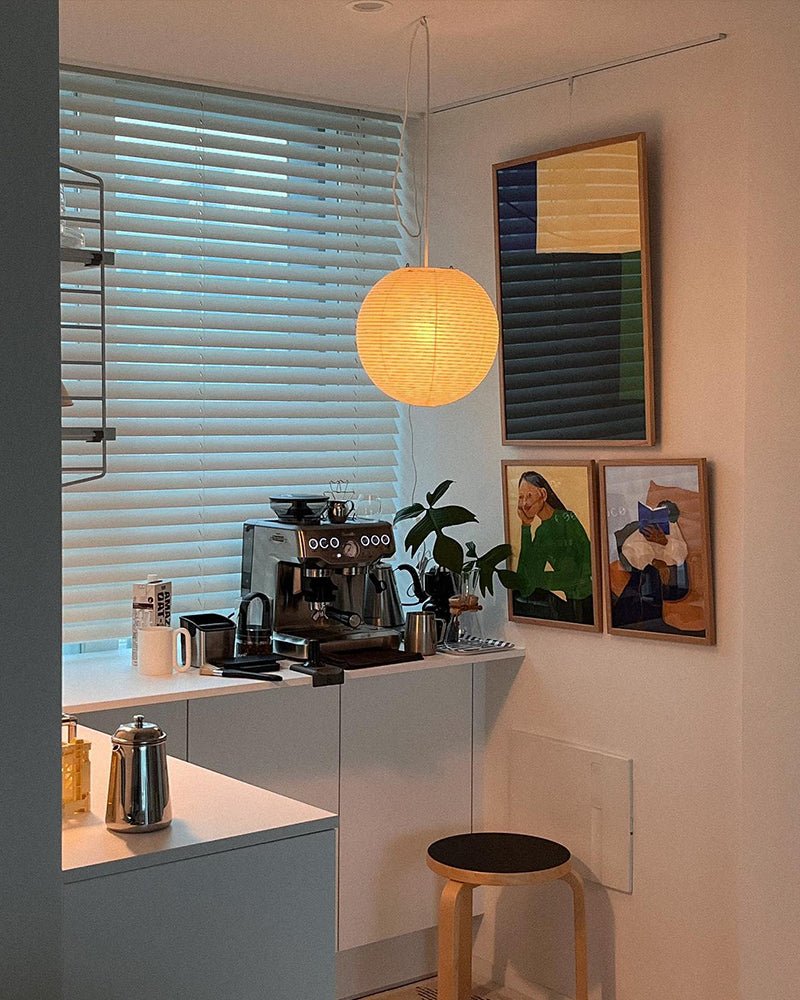 Runde Swag-Lampe aus der Mitte des Jahrhunderts – handgefertigte Papierlampe fürs Schlafzimmer