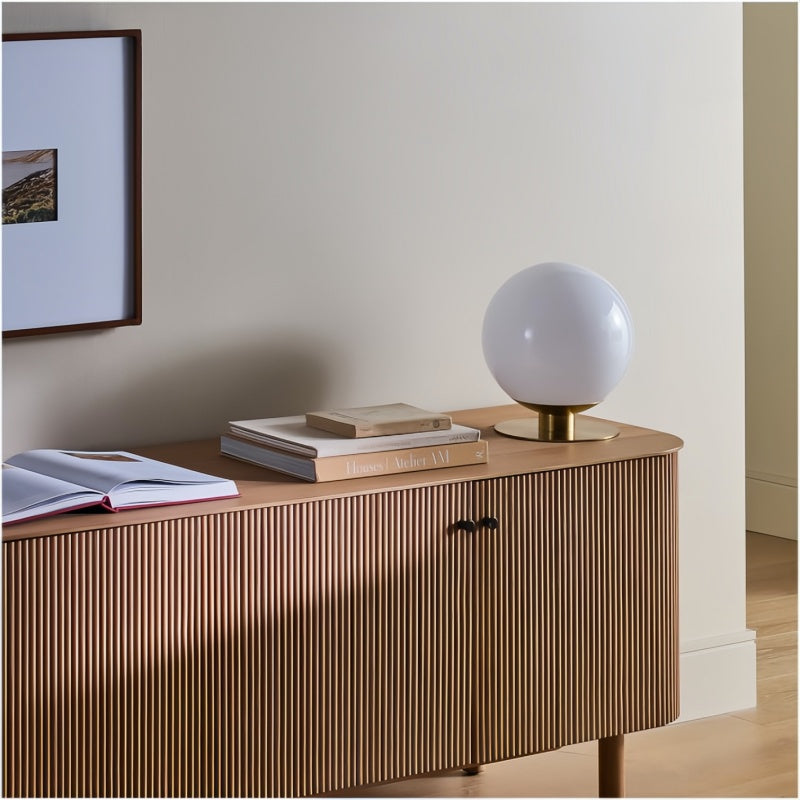 Rivolence Moderne Tischlampe – Messing-Finish, weißer Glasschirm – Retro-Stil