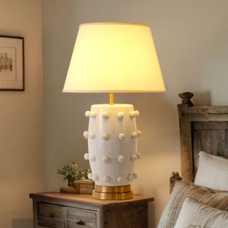 Linden Tischlampe - Keramik & Leinen Moderne Lampe für Schlafzimmer