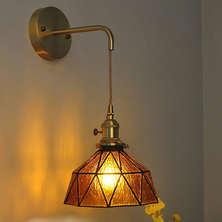 Wandleuchte aus Messing und Glas mit Geometrischem Muster