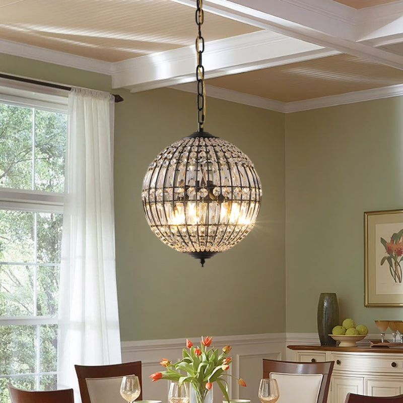 Kronleuchter aus Messing im mittelalterlichen Design mit Kugelkristall