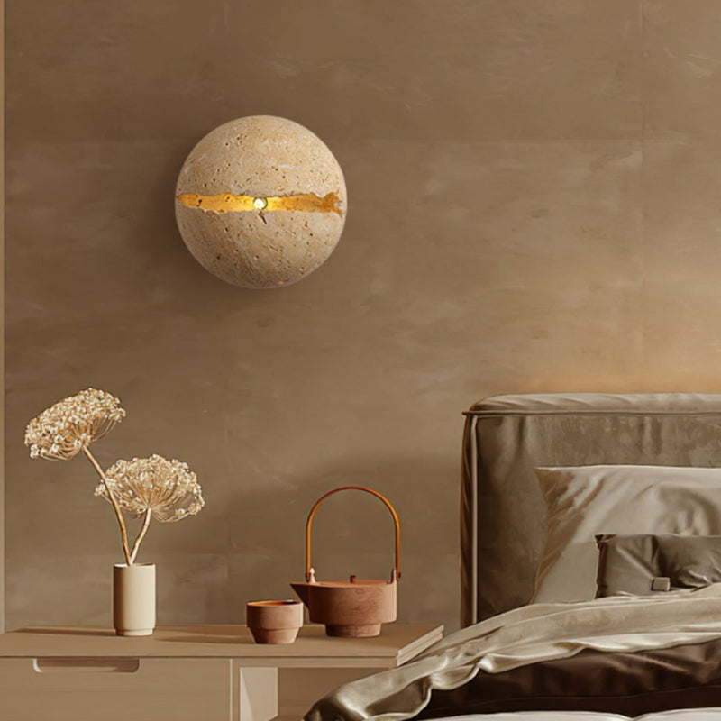 Moderne dekorative Wandleuchte aus Travertin-Kunstkugeln