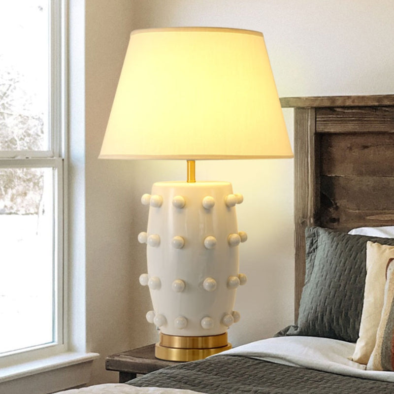 Linden Tischlampe - Keramik & Leinen Moderne Lampe für Schlafzimmer