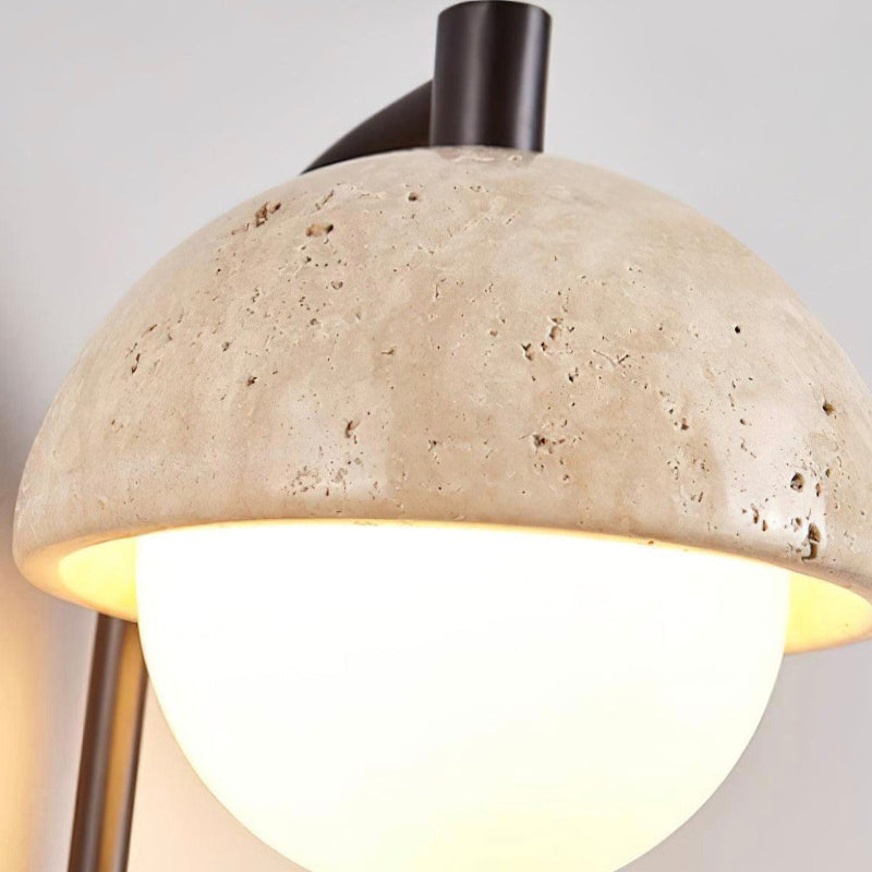 Minimalistische Halbkuppel-Wandleuchte aus Travertinstein