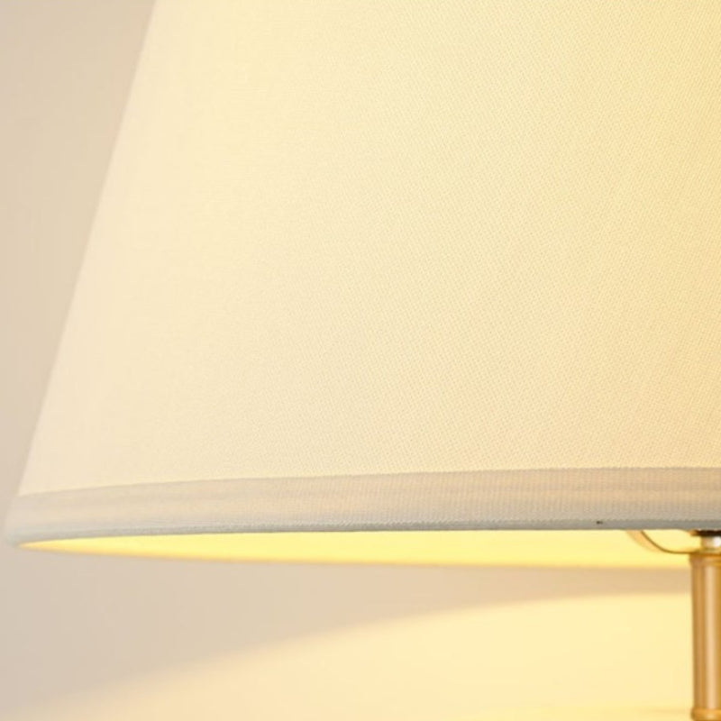 Linden Tischlampe - Keramik & Leinen Moderne Lampe für Schlafzimmer