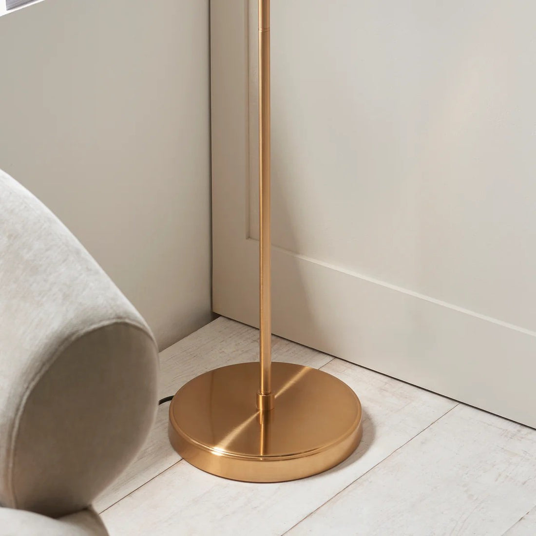Brazara Adjustable Glass Shade Floor Lamp – Curved Metal Stem for Living Spaces