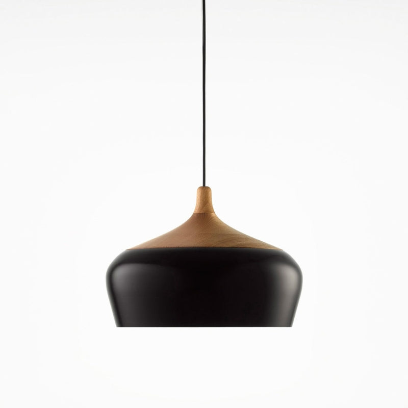 Minimalistische Pendelleuchte in Schalenform in Schwarz-Weiß