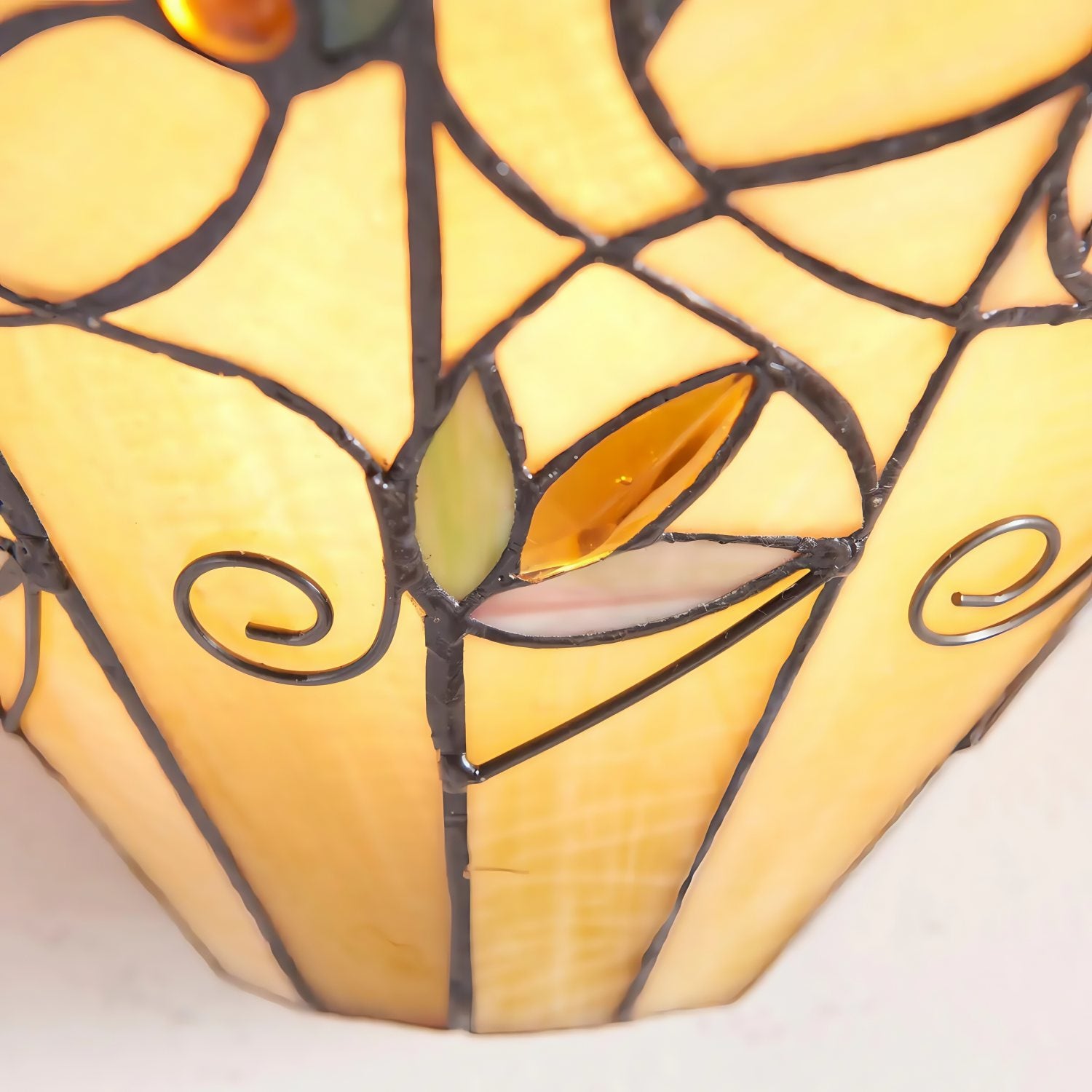 TF Jamelia Art Nouveau Wandleuchte mit abgeschrägtem Glasschirm – Metall-Glas-Leuchte für Flur oder Schlafzimmer