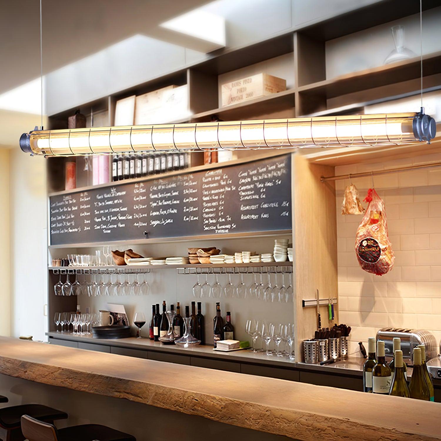 Kronleuchter aus Glas mit linearem Charakter, handgefertigt, klares Gusseisen, Metall, glatt, funkelnd