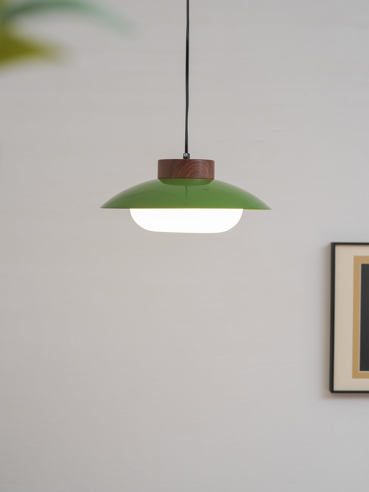 Saucer Plastic Plug-In Pendant Lamp