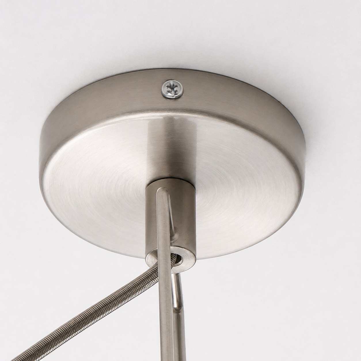 Verstellbarer Bauhaus-Spot aus gebürstetem Nickel