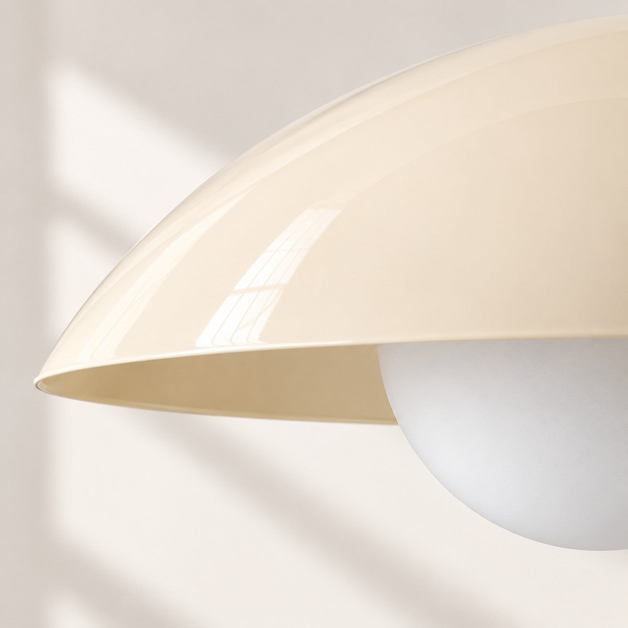 Pendelleuchte im Stil der Mid-Century-Bauhaus-Bewegung für das Esszimmer mit Stecker