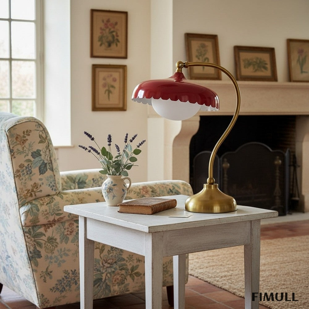 Rayla Tischlampe mit gebogenem Metallsockel – Retro-Muschelleuchte fürs Schlafzimmer