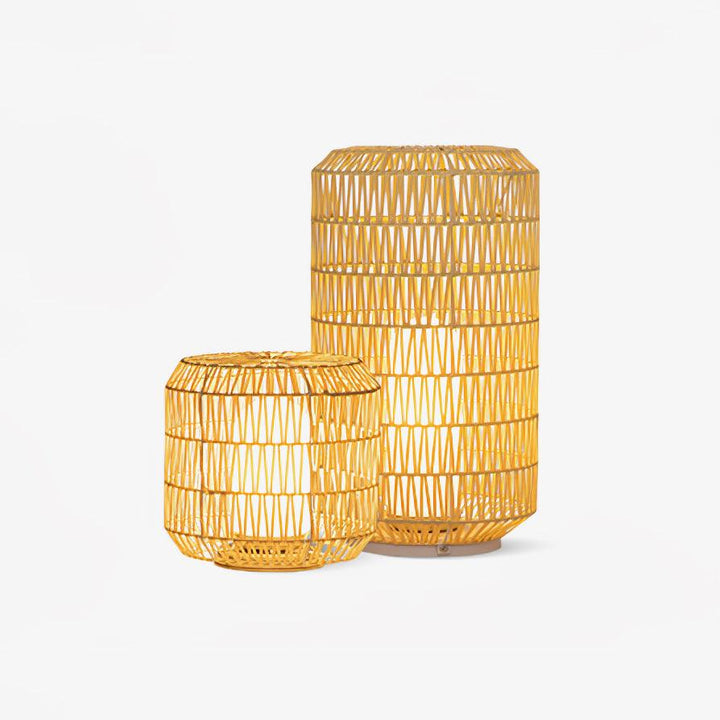 Außenlampe aus geflochtenem Rattan – traditionelles Handwerkslicht für Ecken