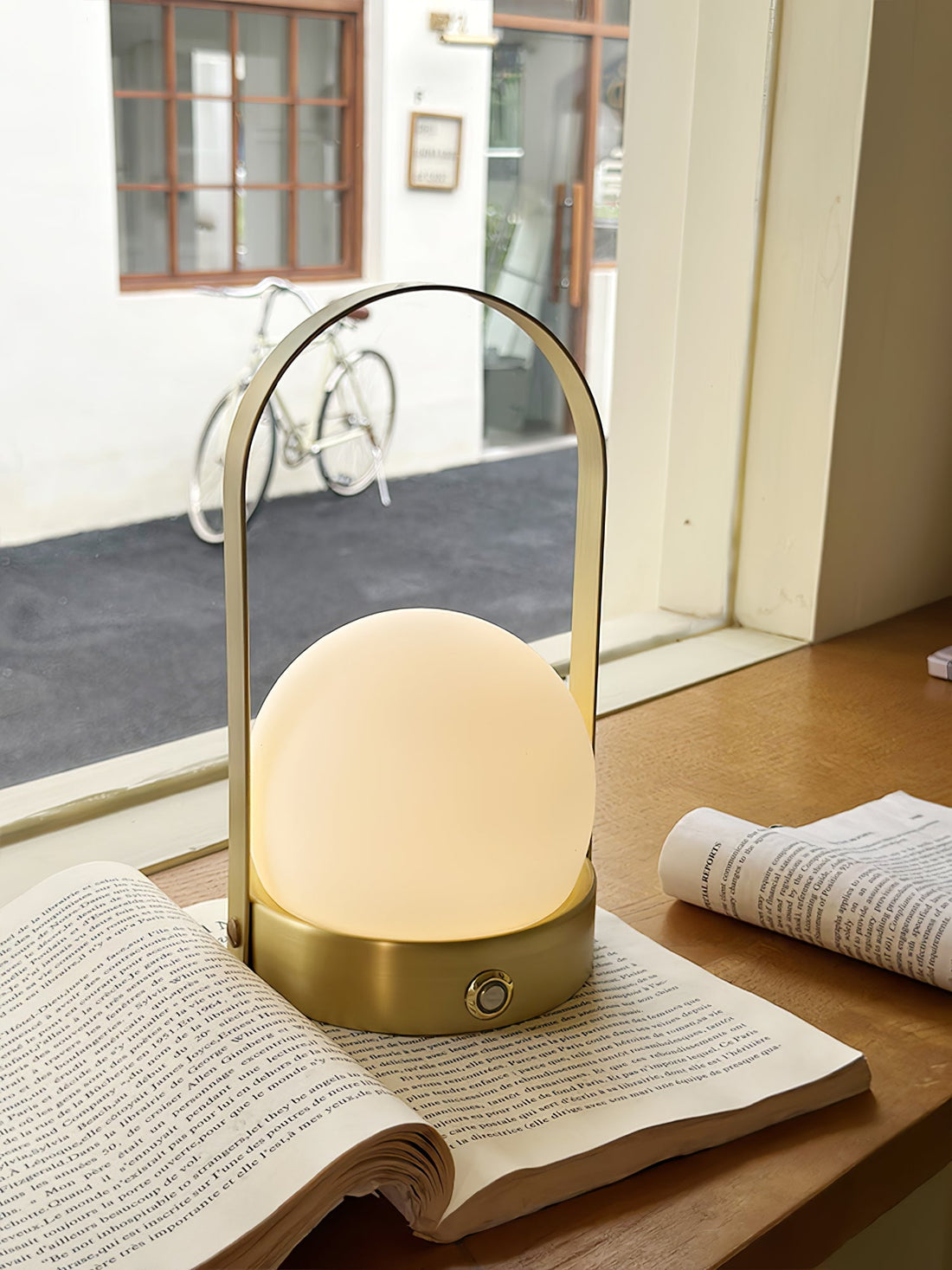 Tragbare Akku-Tischlampe – Moderne Lampe für Schreibtisch und Schlafzimmer