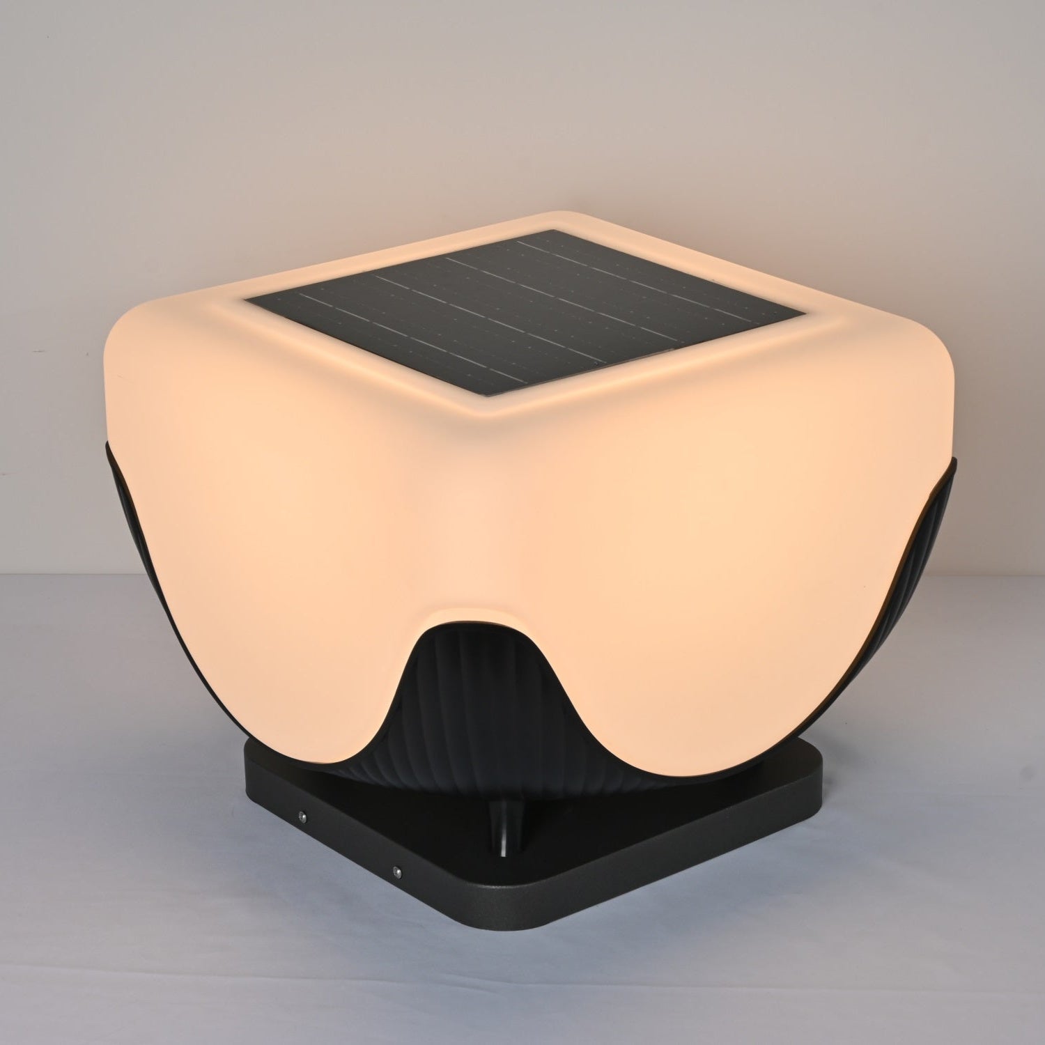 Cube Außenleuchte - Moderne skulpturale LED-Lampe für Garten &amp; Terrasse
