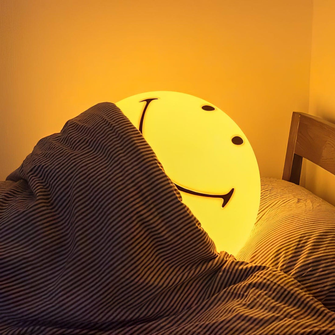 Smiling Wiederaufladbare Tischlampe - LED-Licht für Schlafzimmer &amp; Büro