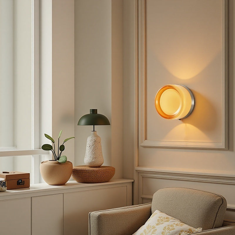 Minimalistische runde Wandlampe aus Acryl mit Grübchen