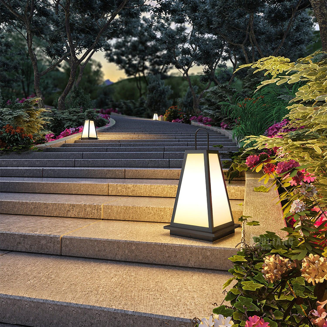 Tragbare Außenlampe – Gartenfertig – Dezente Anmut