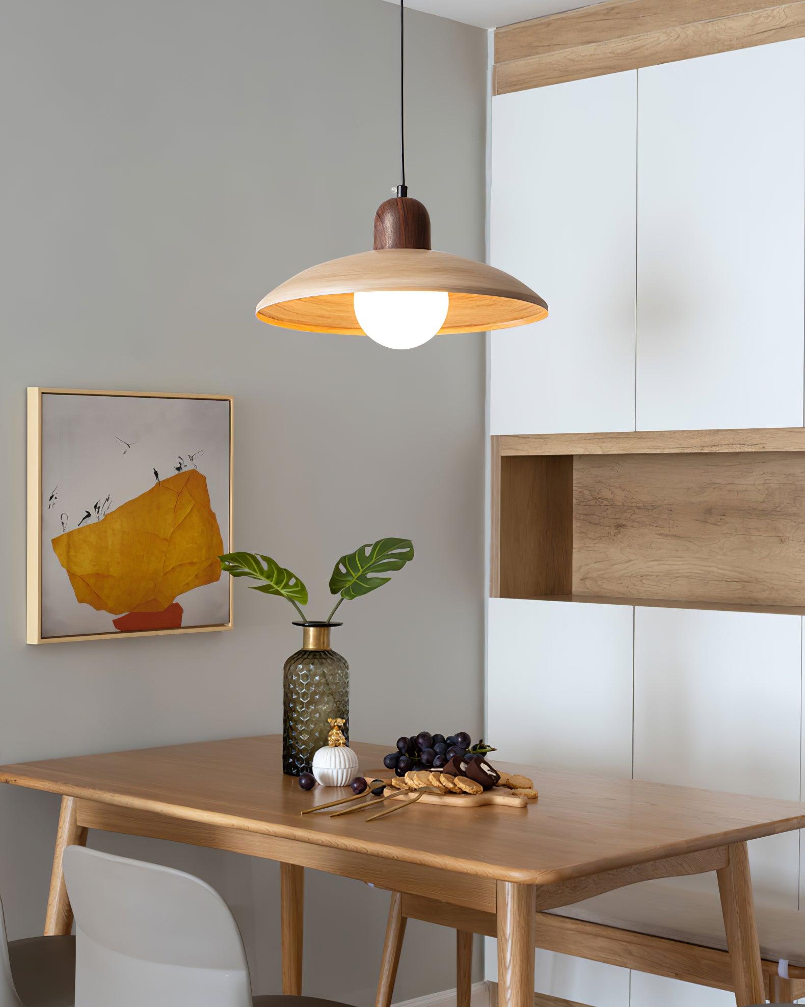 Stecker-Pendelleuchte aus Metall und Glas in Holzoptik