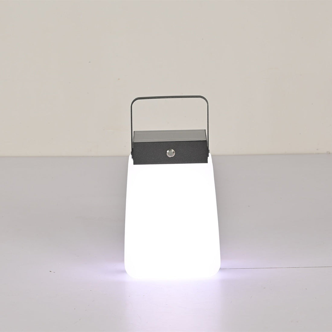 Tragbare Außenlaterne – Modernes LED-Licht für Garten &amp; Terrasse