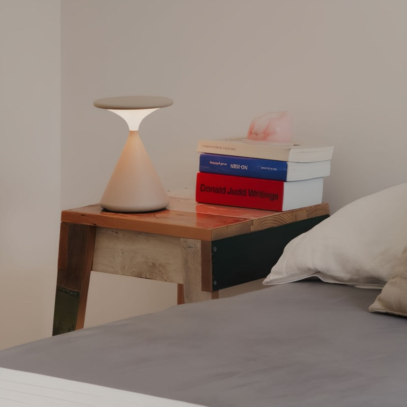 Moderne kegelförmige kabellose Tischleuchte für Ess- und Wohnzimmer