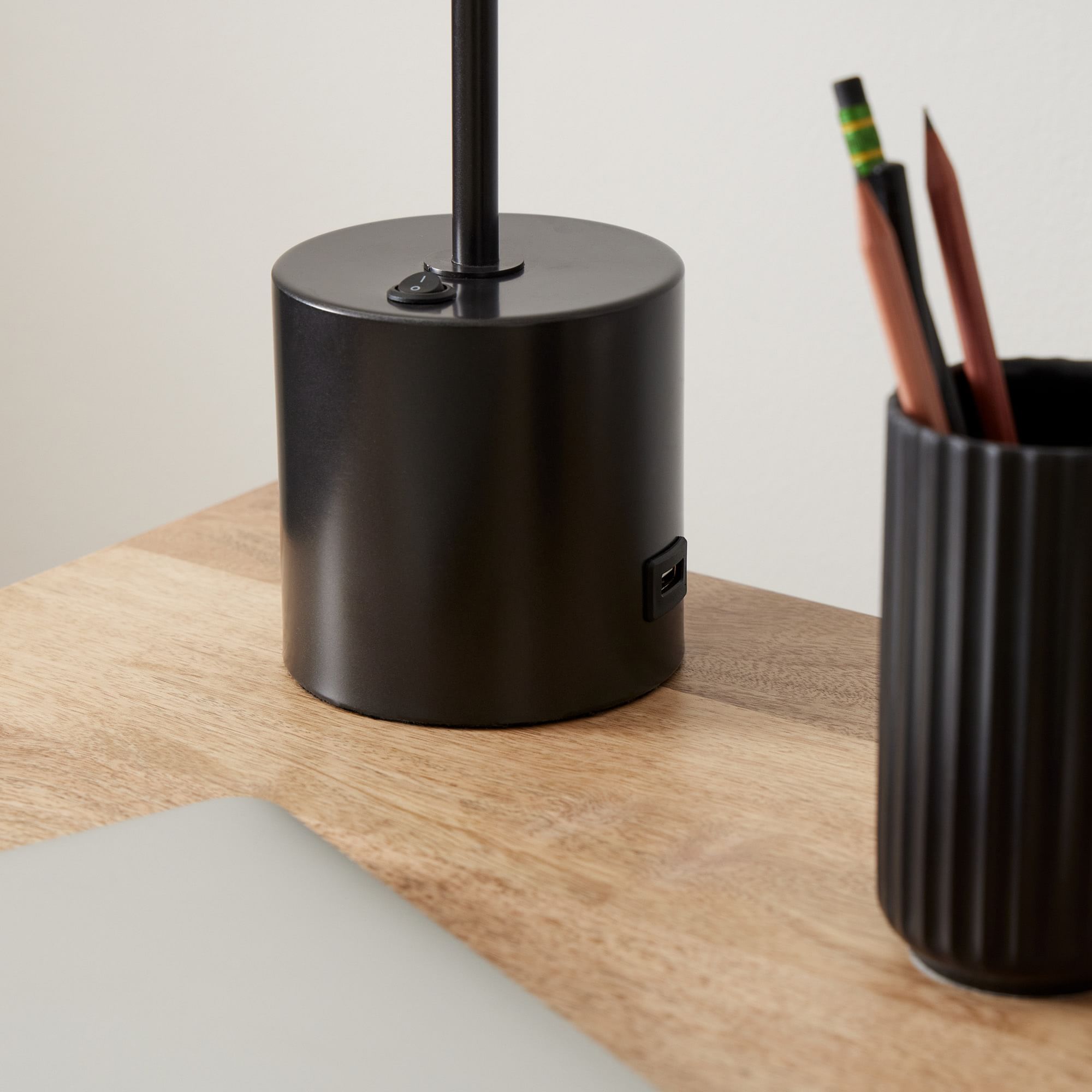 Moss Modern Linear Wood LED Table Lamp – Adjustable Swivel, USB Charging