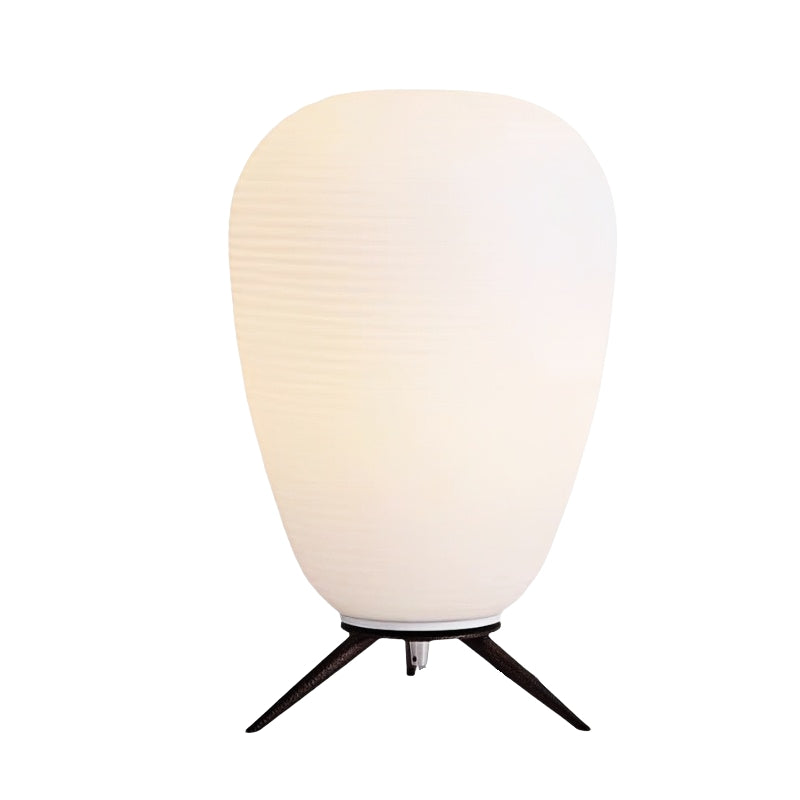Minimalistische gerippte Tischleuchte aus Milchglas