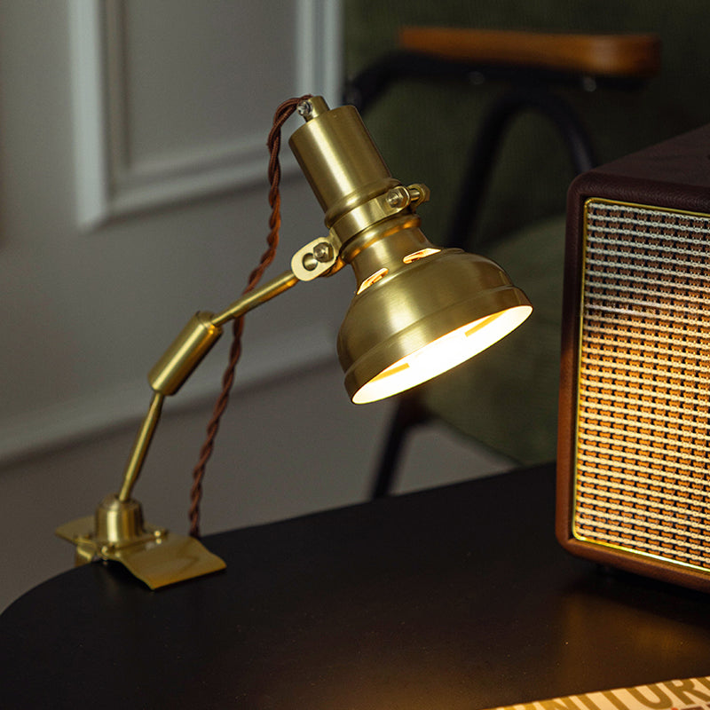 Mittelalterliche industrielle Messing-Tischlampe mit mehrwinkelverstellbarem Clip für Büro