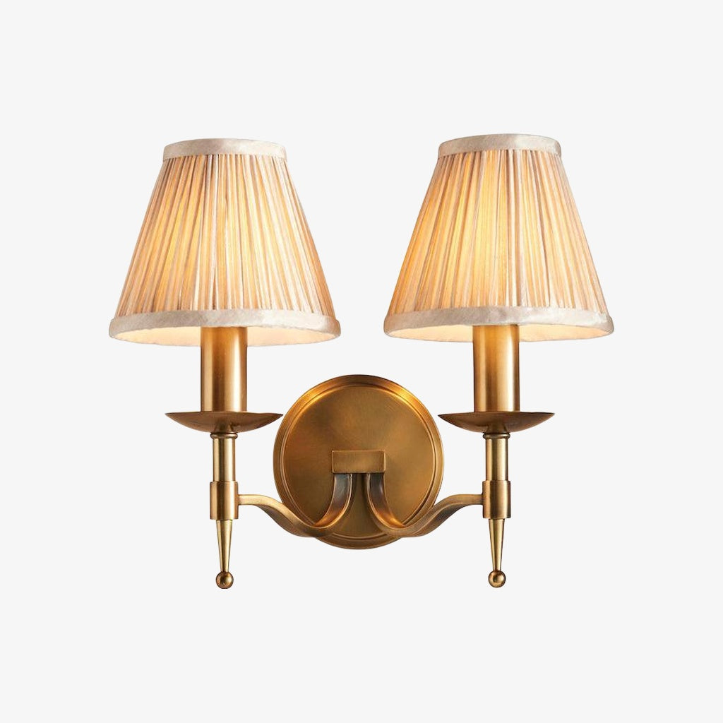 Tela Traditional Brass Wall Light - Classic Curved-Arm Sconce for Living Room & Hallway