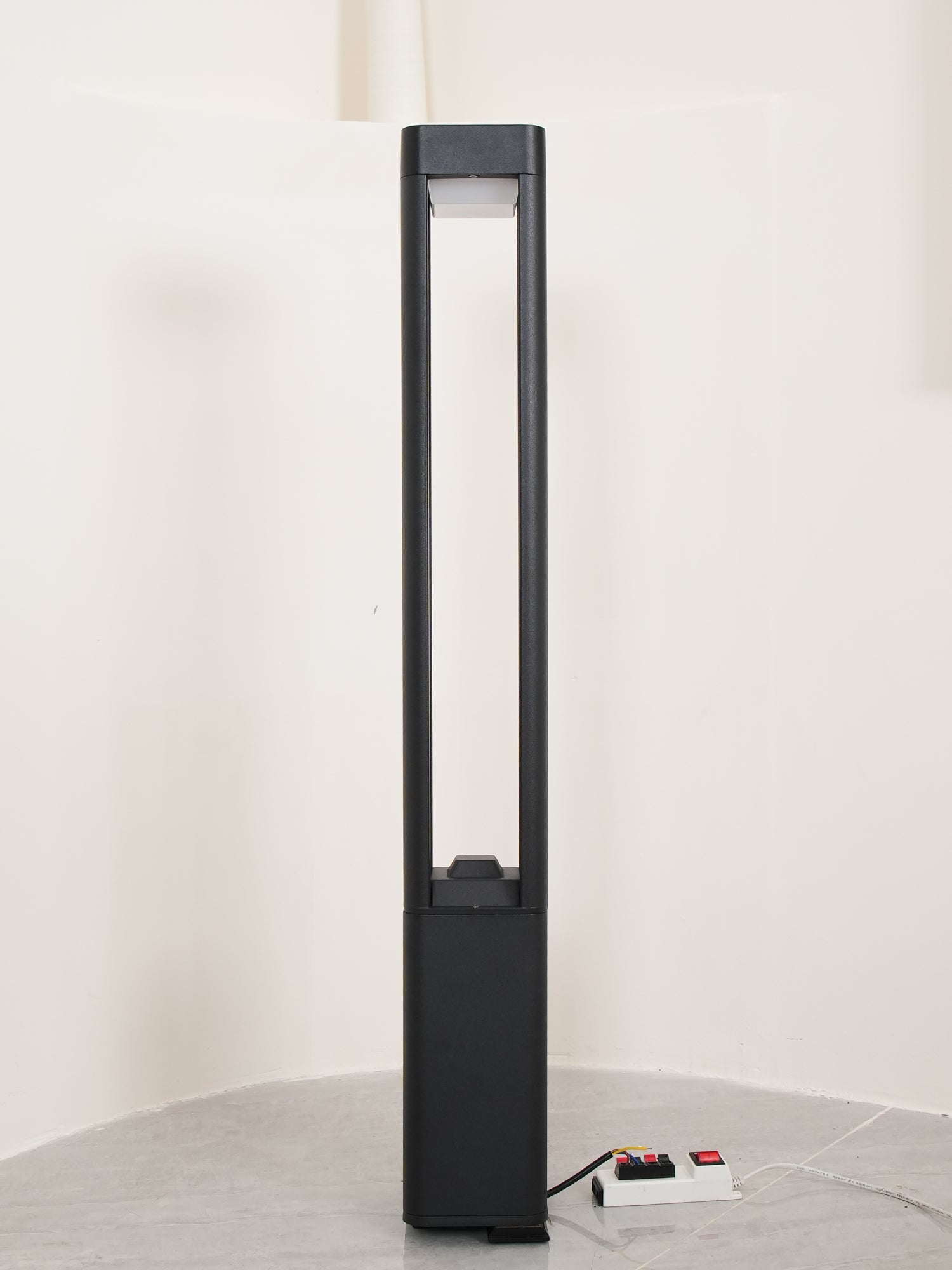 Rectangular Garden Bollard Light - Modern LED Lamp for Pathway