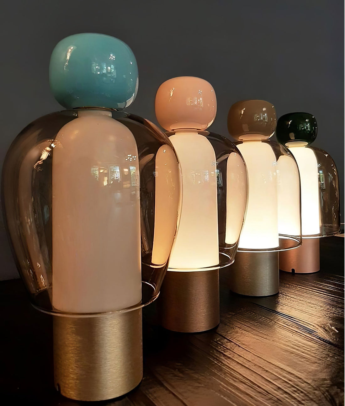 Tischlampe – Tragbare wiederaufladbare Lampe für den Einsatz im Wohnzimmer und Schlafzimmer