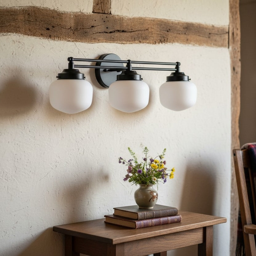 Opalglas Art Deco Vanity Light - Badezimmer-Wandleuchte mit weißen Glasschirmen