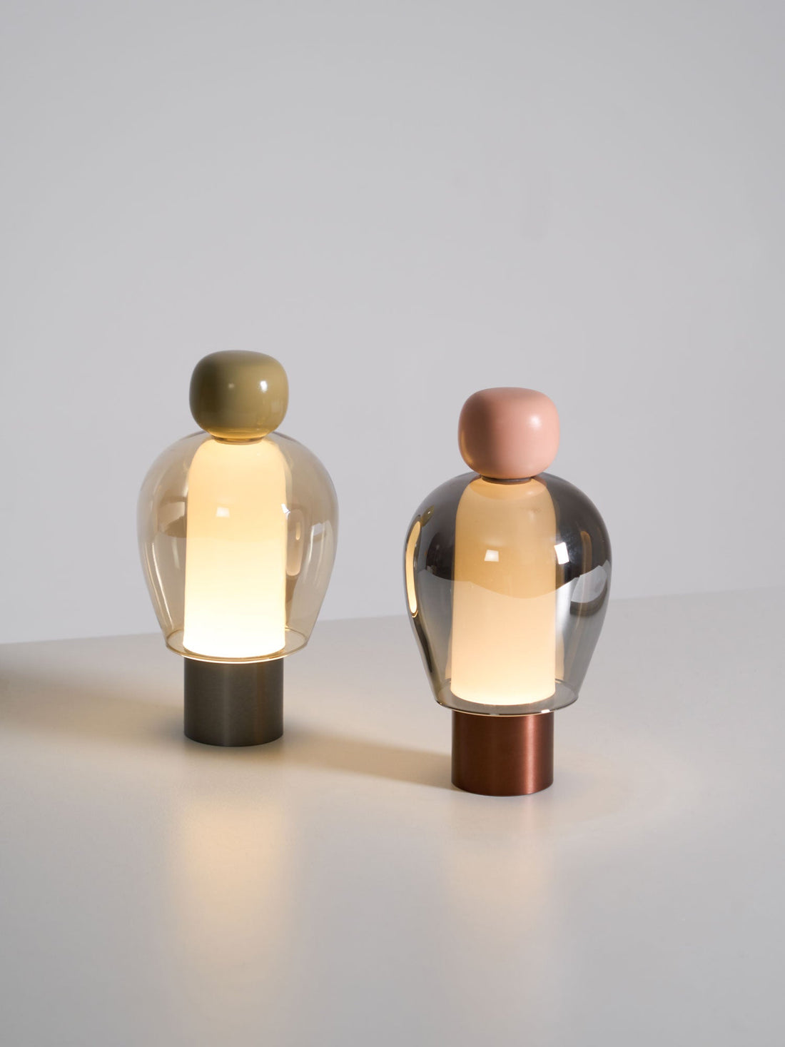 Tischlampe – Tragbare wiederaufladbare Lampe für den Einsatz im Wohnzimmer und Schlafzimmer