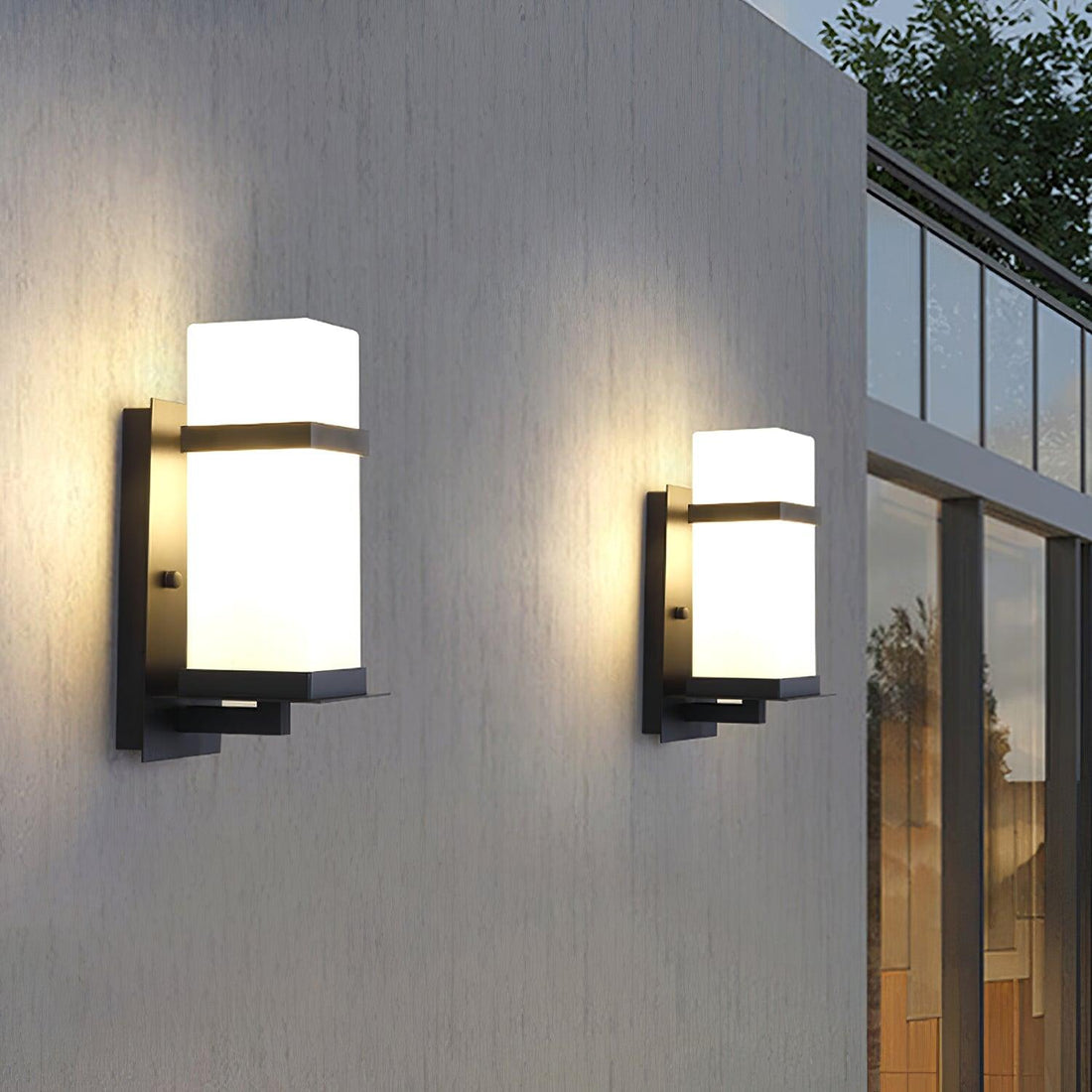 Außenwandleuchte - Moderne Metalllampe mit Glasschirm für den Garten