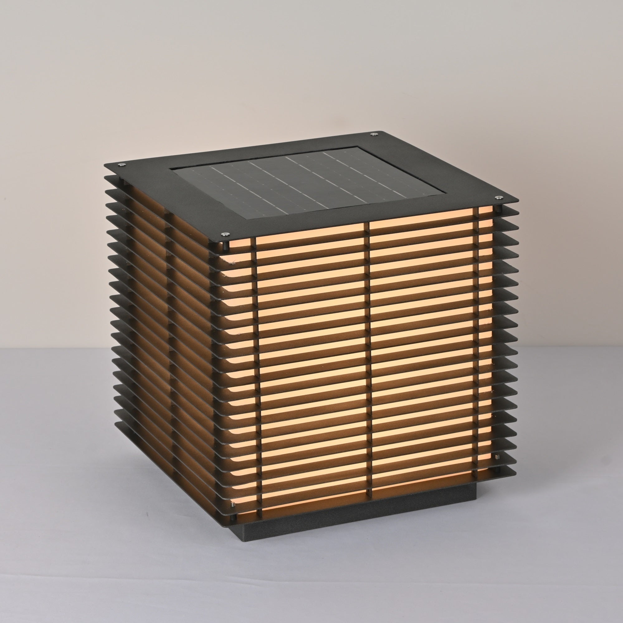 Solar Außenleuchte - Moderne LED Laterne für Garten &amp; Terrasse
