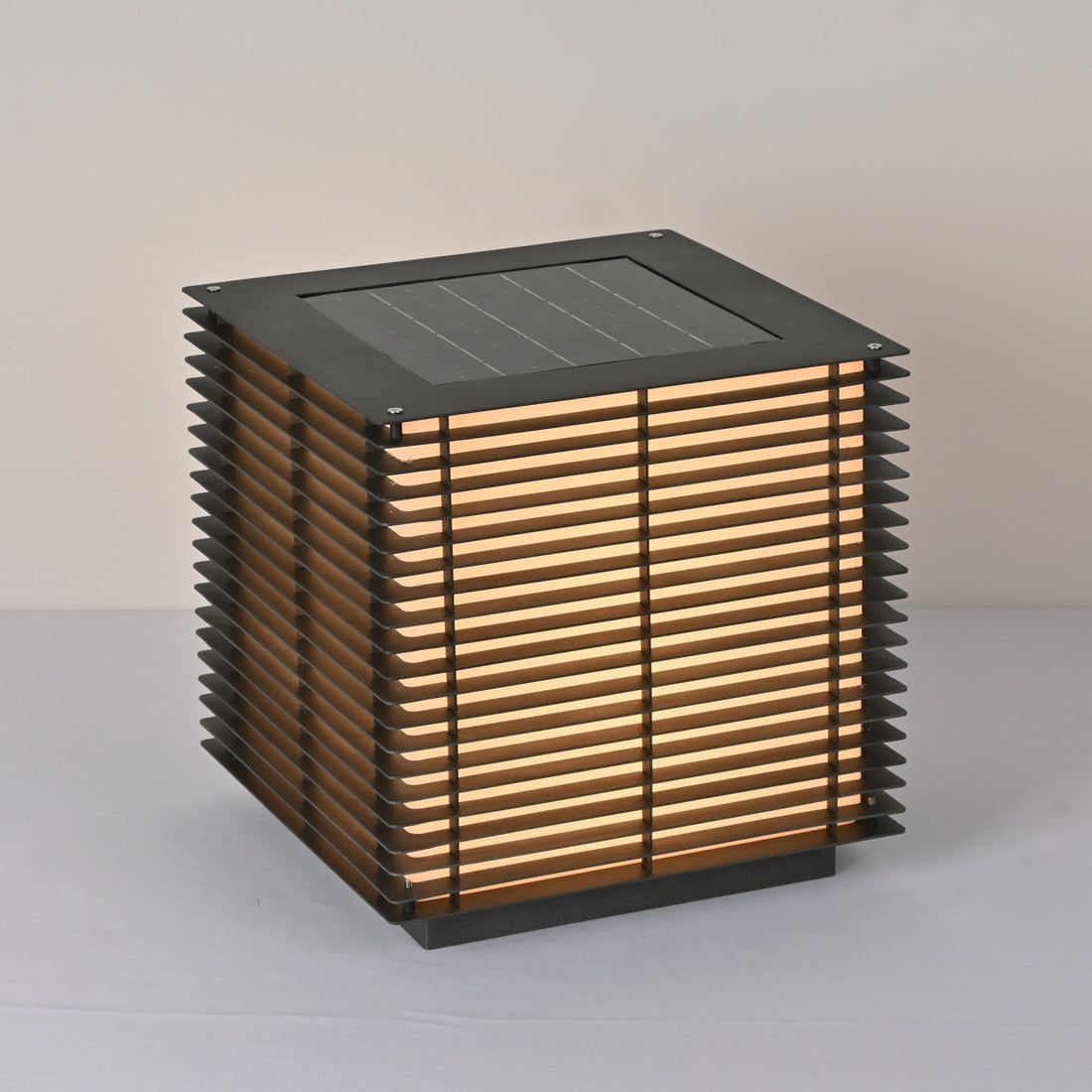 Solar Außenleuchte - Moderne LED Laterne für Garten &amp; Terrasse