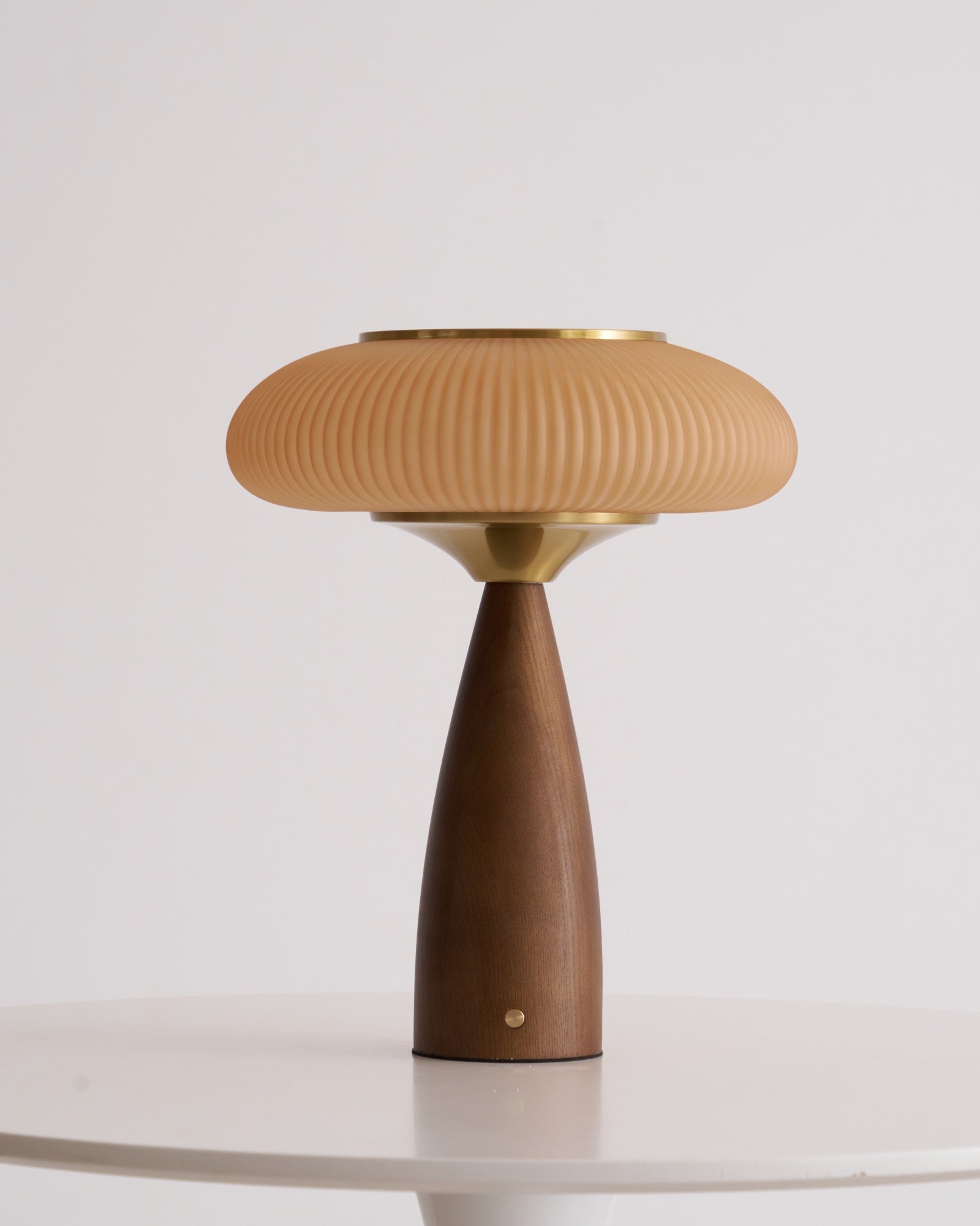 Wiederaufladbare Tischlampe aus Holz – Tischlampe für Zuhause mit Glasschirm