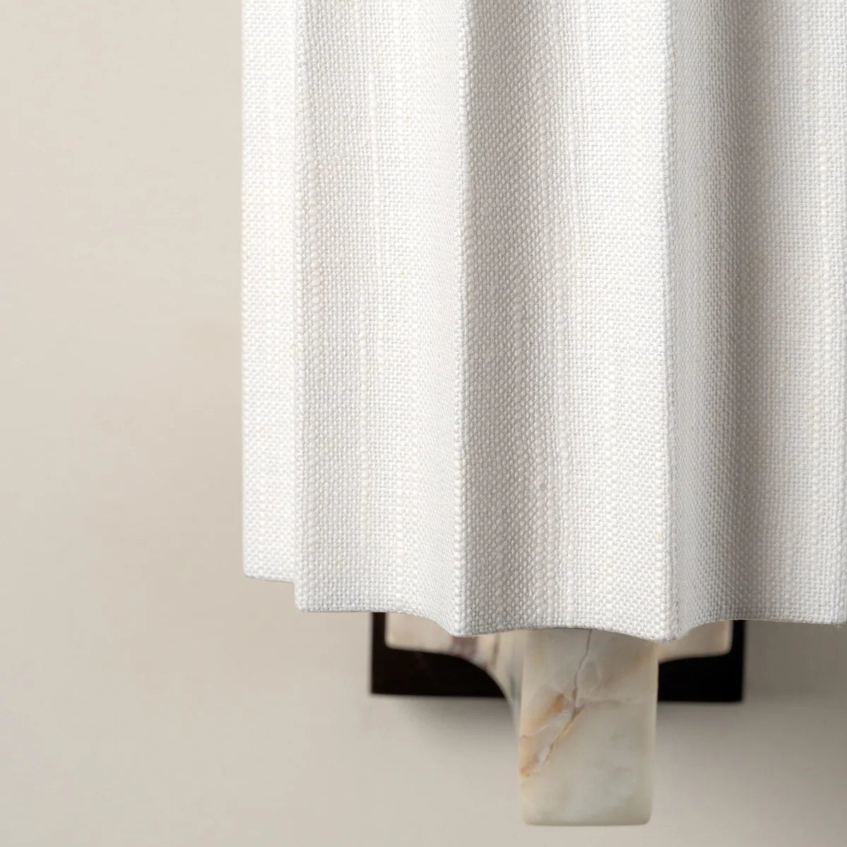 Cavilon Marble Decorative Wall Light – Elegant Linen Form, Suitable for Living Room or Hallway
