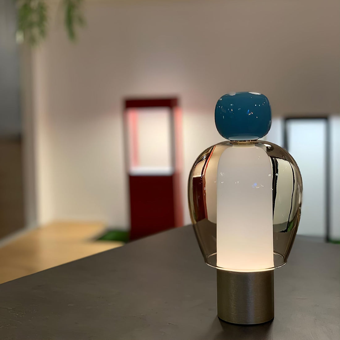 Tischlampe – Tragbare wiederaufladbare Lampe für den Einsatz im Wohnzimmer und Schlafzimmer